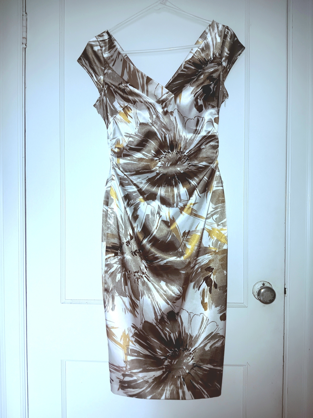 Maggie L V-Neckline Abstract Floral Midi Dress Bronze Taupe Gold Brown Ivory 4